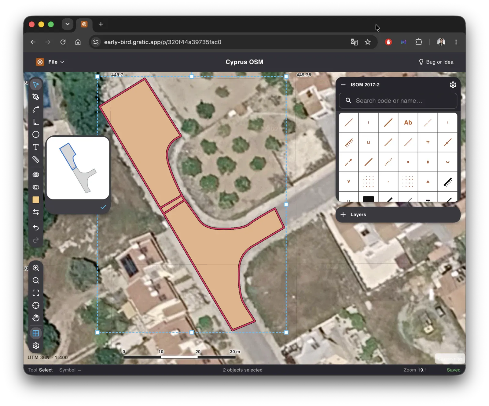 Two overlapping paved areas selected, with the boolean operations offered above the
selection.